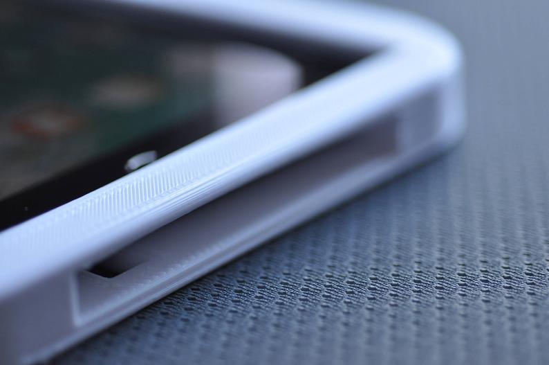 iPad Mini 1 to 5th Generation Tablet Wall Mount - Motifs Etc.